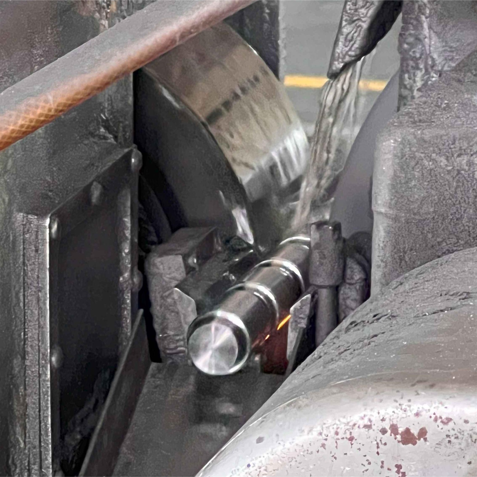 Cylindrical grinding Cylindrical grinding